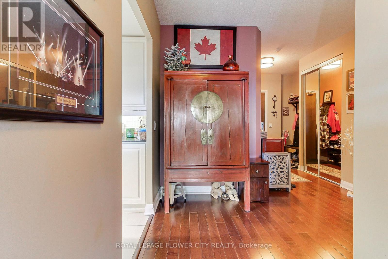 414 - 1055 Southdown Road, Mississauga (Clarkson), Ontario  L5J 0A3 - Photo 8 - W12463238