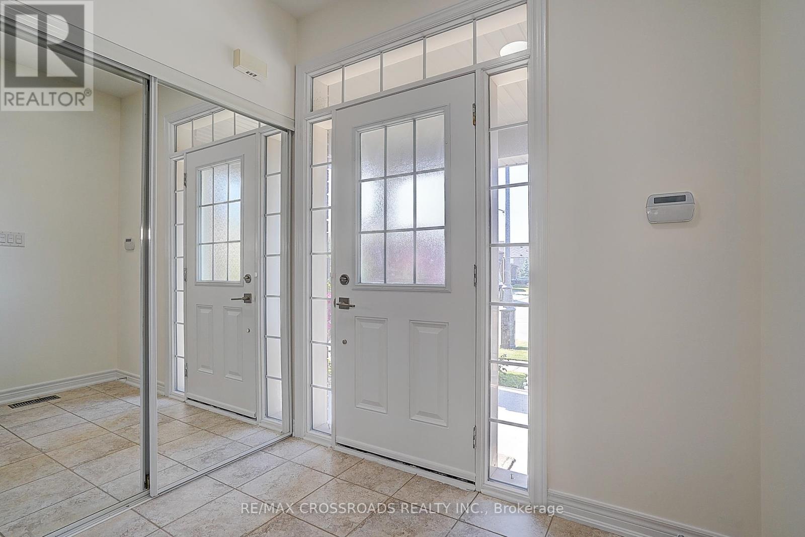 106 Milos Road, Richmond Hill (Jefferson), Ontario  L4E 0M3 - Photo 4 - N12482040