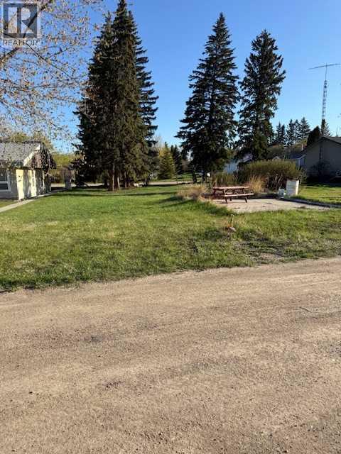 519 4th Avenue, Elnora, Alberta  T0M 0Y0 - Photo 3 - A2218237