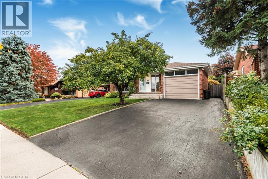 111 Greenford Drive, Hamilton, Ontario  L8G 2G7 - Photo 2 - 40782052