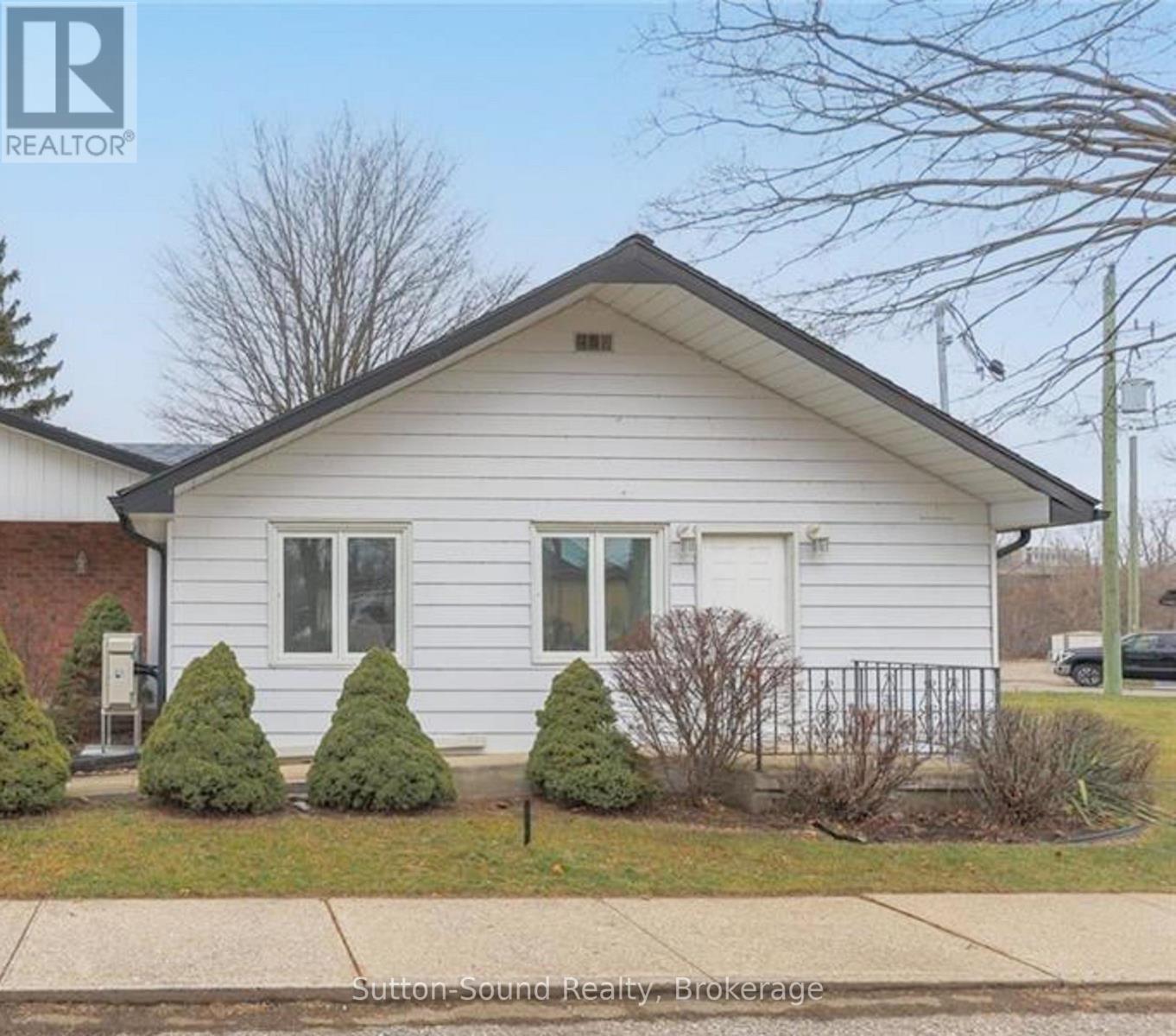 B - 19 Creeden Street, Brant, Ontario  N3L 2B8 - Photo 20 - X12482076