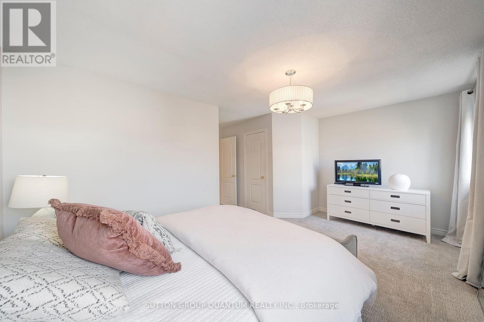 5699 Raleigh Street, Mississauga (Churchill Meadows), Ontario  L5M 7E6 - Photo 16 - W12482029