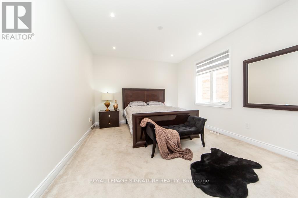 37 Royal Drive W, Brampton, Ontario  L6X 0Z8 - Photo 18 - W12482055