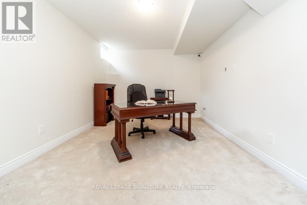 37 Royal Drive W, Brampton, Ontario  L6X 0Z8 - Photo 19 - W12482055