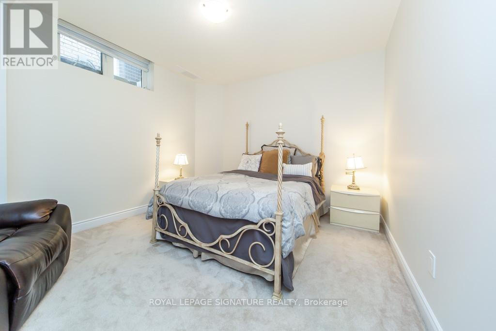37 Royal Drive W, Brampton, Ontario  L6X 0Z8 - Photo 20 - W12482055