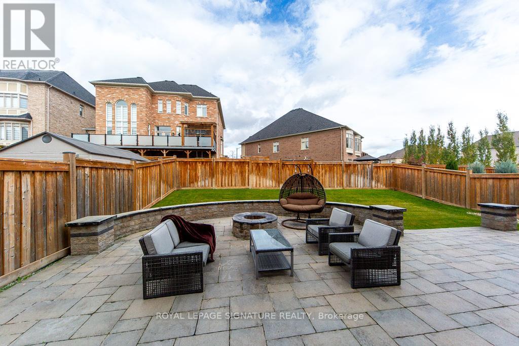 37 Royal Drive W, Brampton, Ontario  L6X 0Z8 - Photo 21 - W12482055
