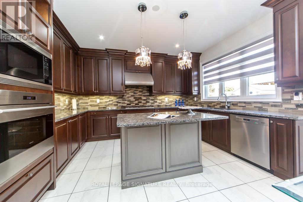 37 Royal Drive W, Brampton, Ontario  L6X 0Z8 - Photo 8 - W12482055
