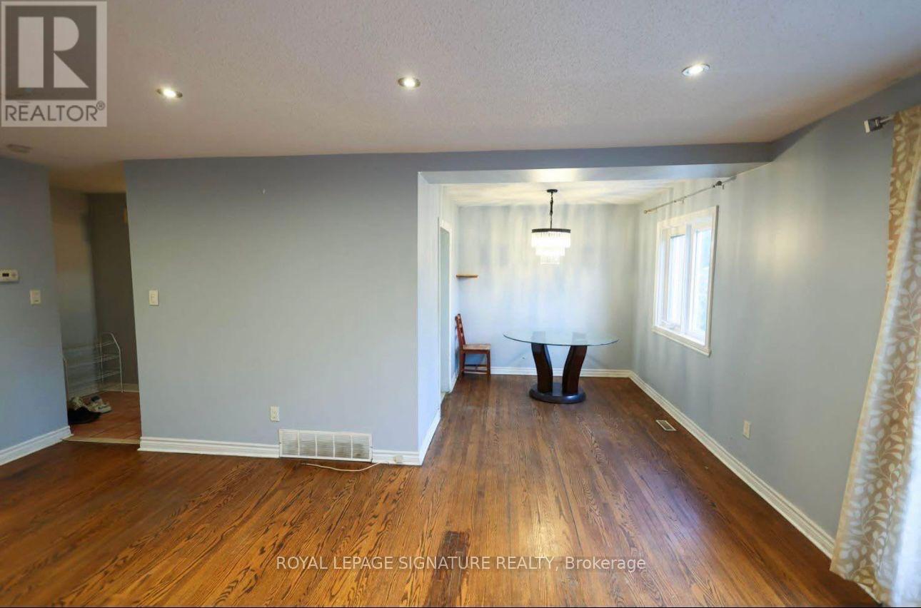 120 Town House Crescent, Brampton (Brampton East), Ontario  L6W 3C5 - Photo 15 - W12482058