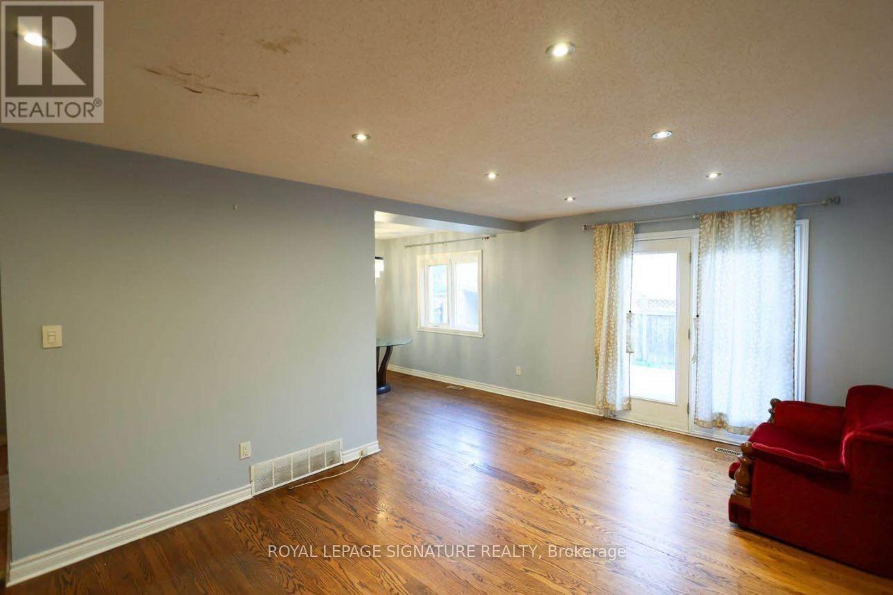 120 Town House Crescent, Brampton (Brampton East), Ontario  L6W 3C5 - Photo 18 - W12482058
