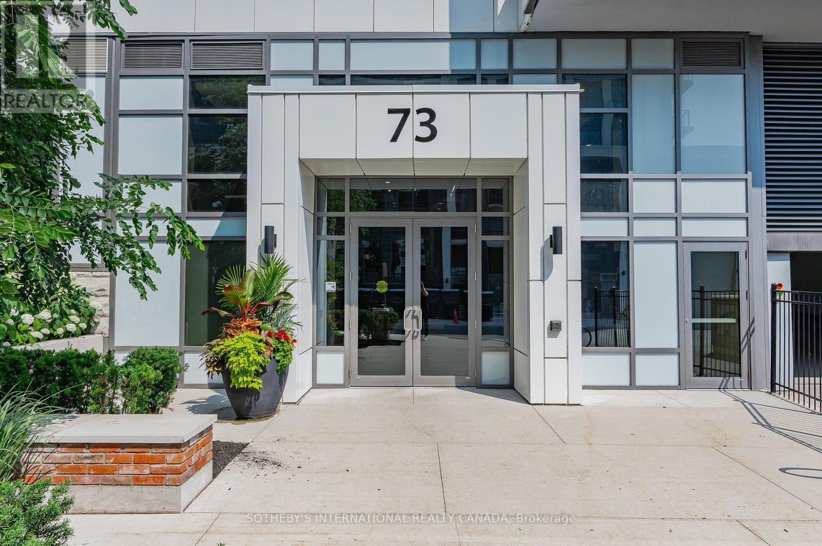 612 - 73 Arthur Street, Guelph, Ontario  N1E 0S6 - Photo 2 - X12482035