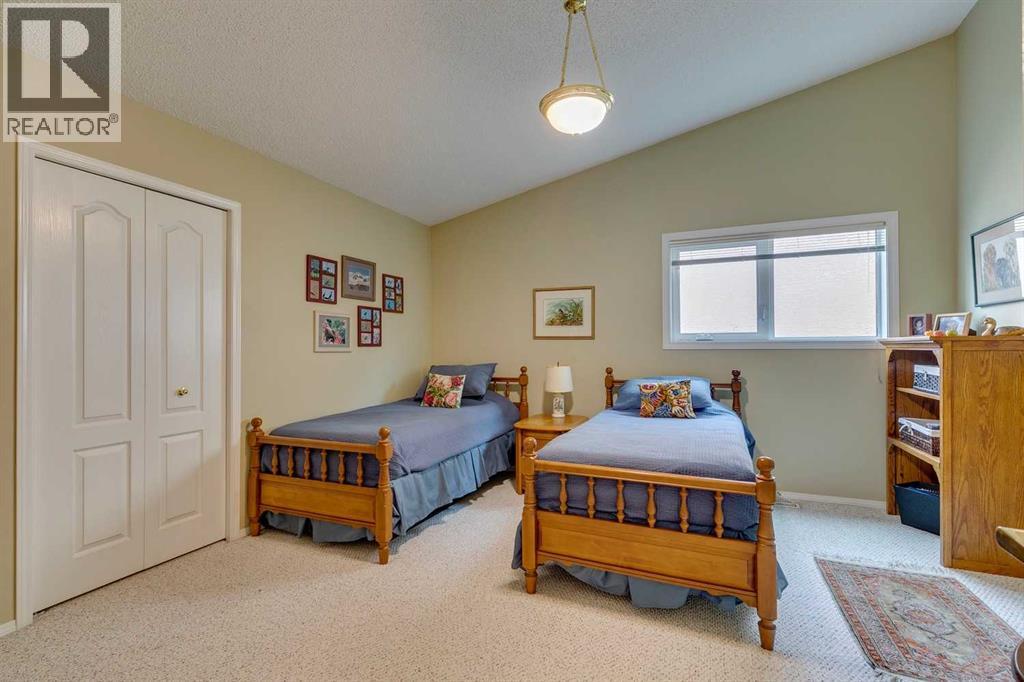 74 Evergreen Bay Sw, Calgary, Alberta  T2Y 3E9 - Photo 17 - A2261025