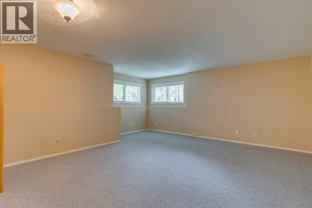 74 Evergreen Bay Sw, Calgary, Alberta  T2Y 3E9 - Photo 21 - A2261025