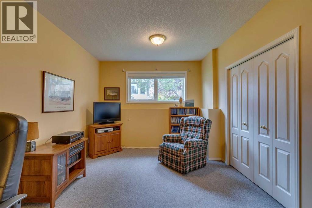 74 Evergreen Bay Sw, Calgary, Alberta  T2Y 3E9 - Photo 24 - A2261025