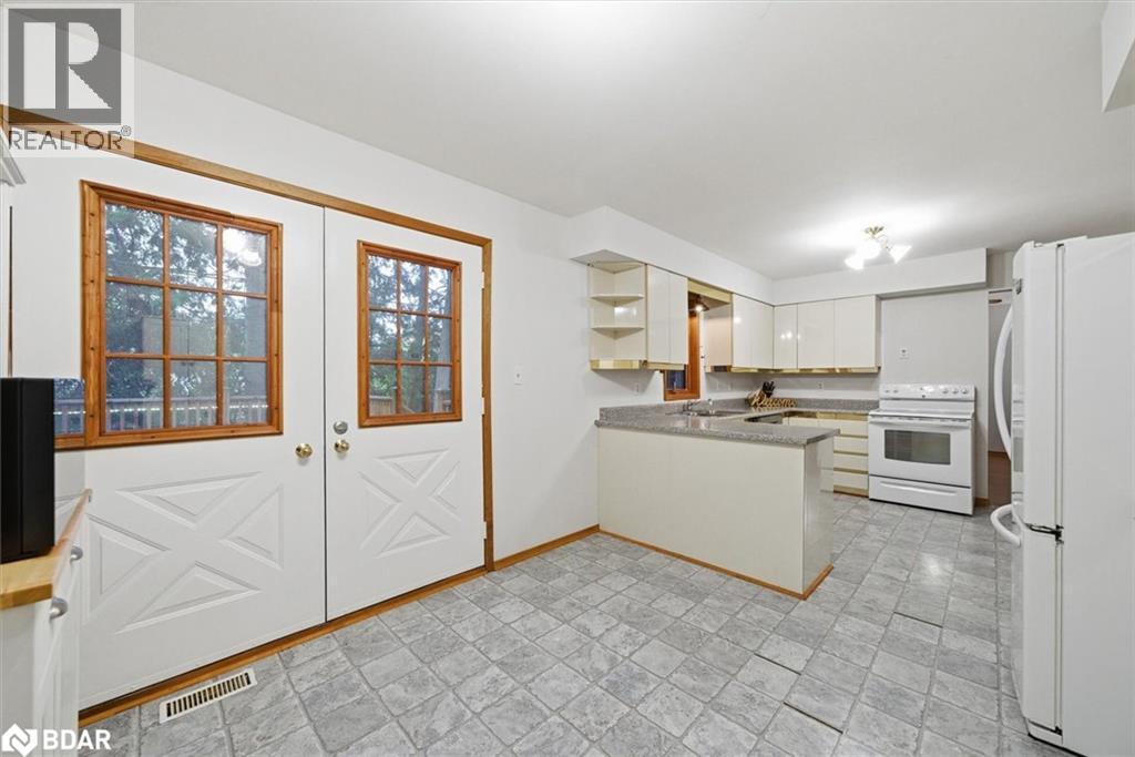 62 Evelyn Avenue, Keswick, Ontario  L4P 3C8 - Photo 17 - 40781964