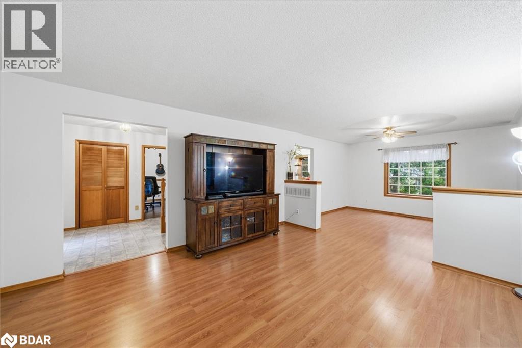 62 Evelyn Avenue, Keswick, Ontario  L4P 3C8 - Photo 9 - 40781964