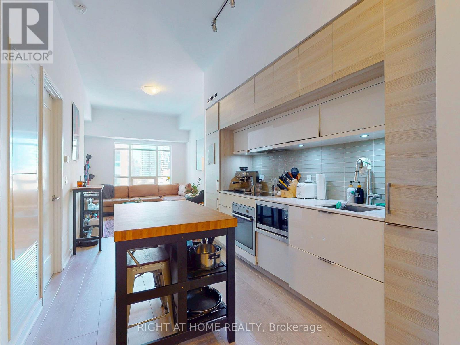 1904 - 88 Scott Street, Toronto, Ontario  M5E 0A9 - Photo 3 - C12482069