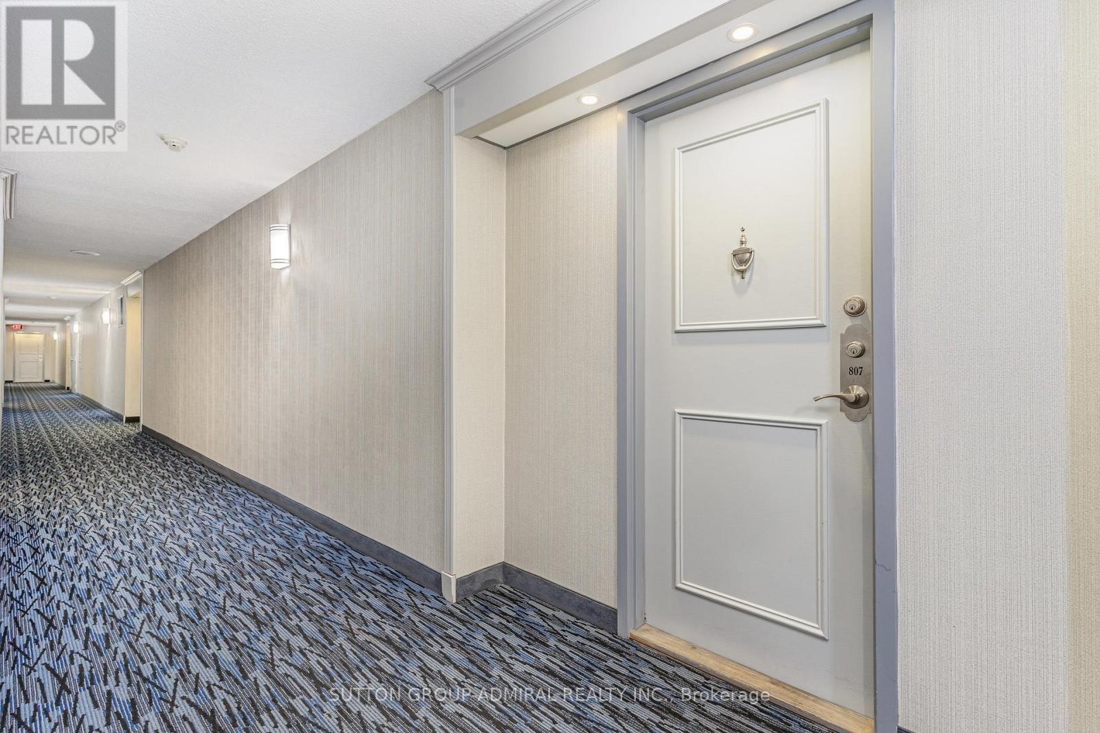 807 - 7440 Bathurst Street, Vaughan, Ontario  L4J 7K8 - Photo 2 - N12482080
