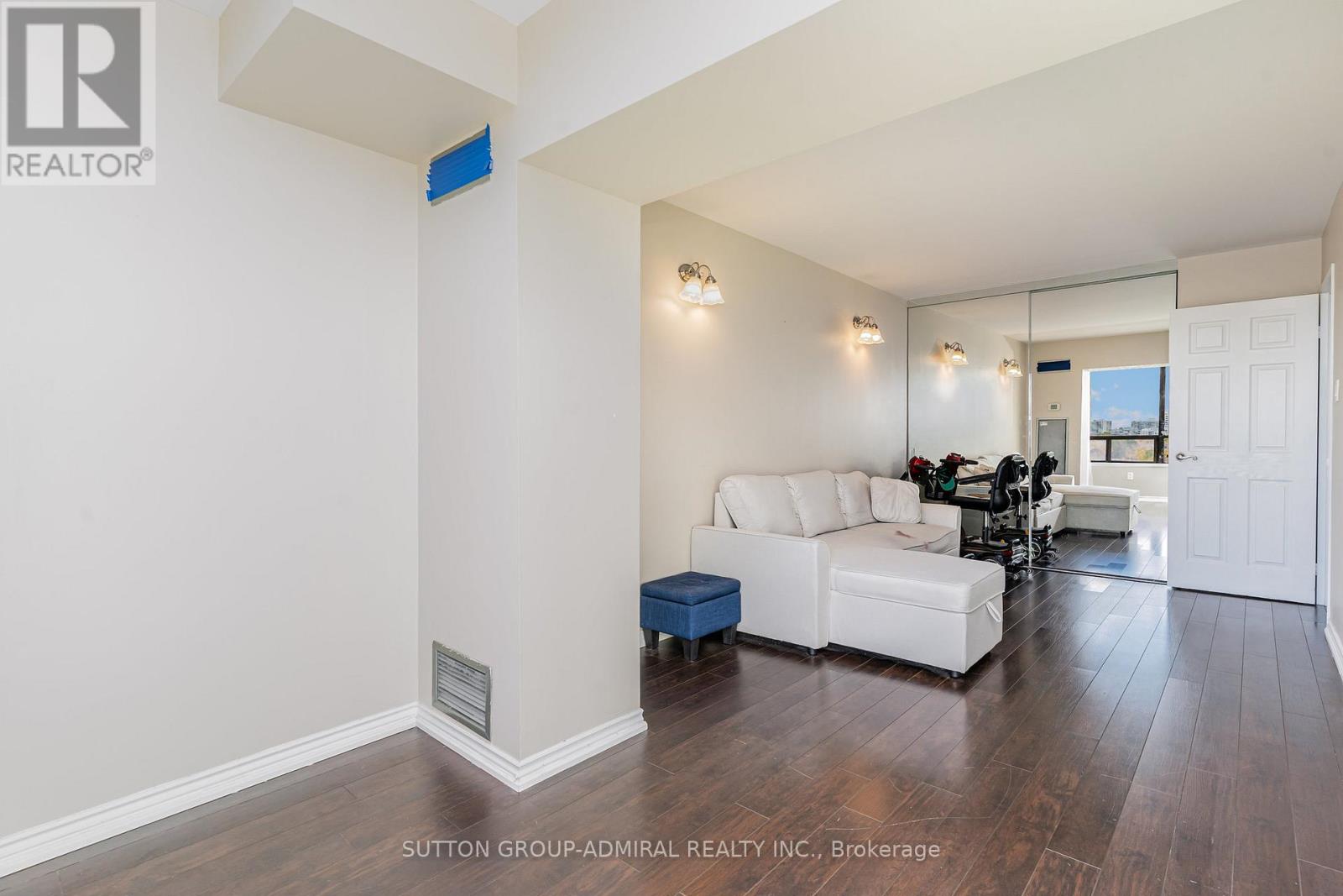 807 - 7440 Bathurst Street, Vaughan, Ontario  L4J 7K8 - Photo 4 - N12482080