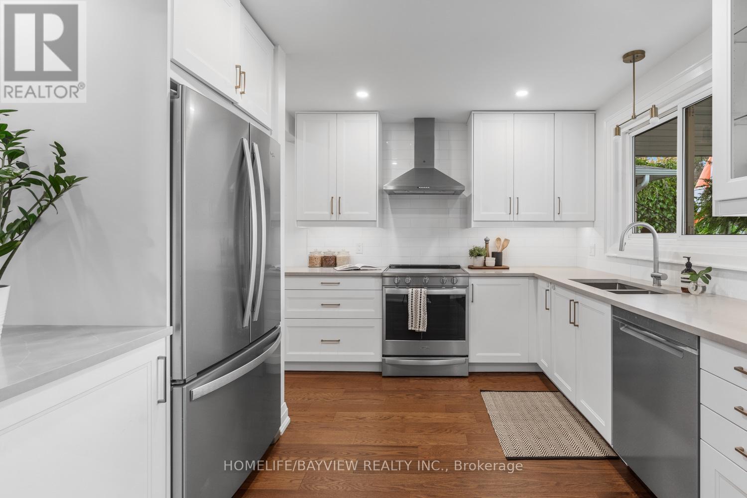 255 Stouffer Street W, Whitchurch-Stouffville (Stouffville), Ontario  L4A 4Z1 - Photo 6 - N12482081