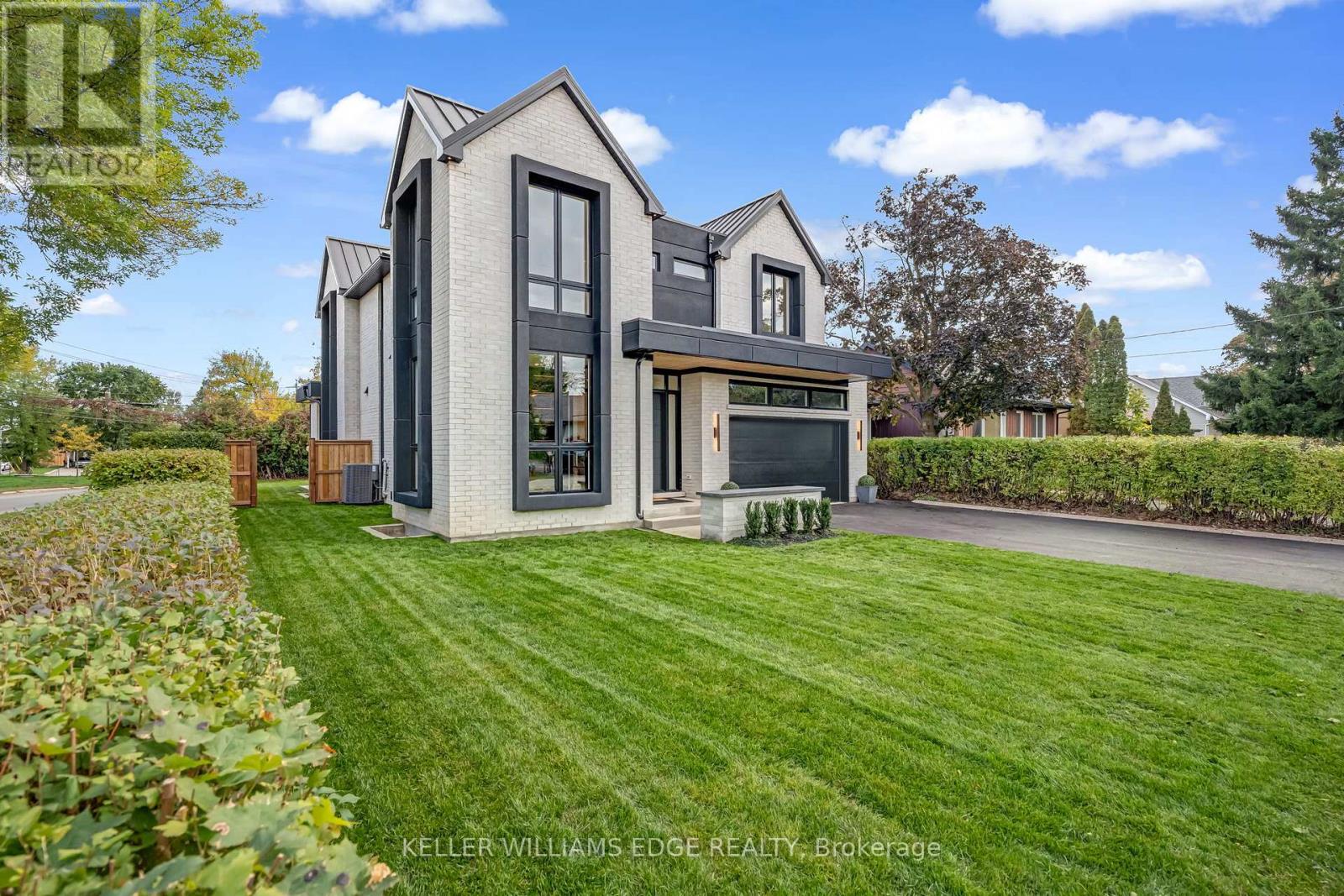 144 MANSFIELD DRIVE, Oakville, Ontario