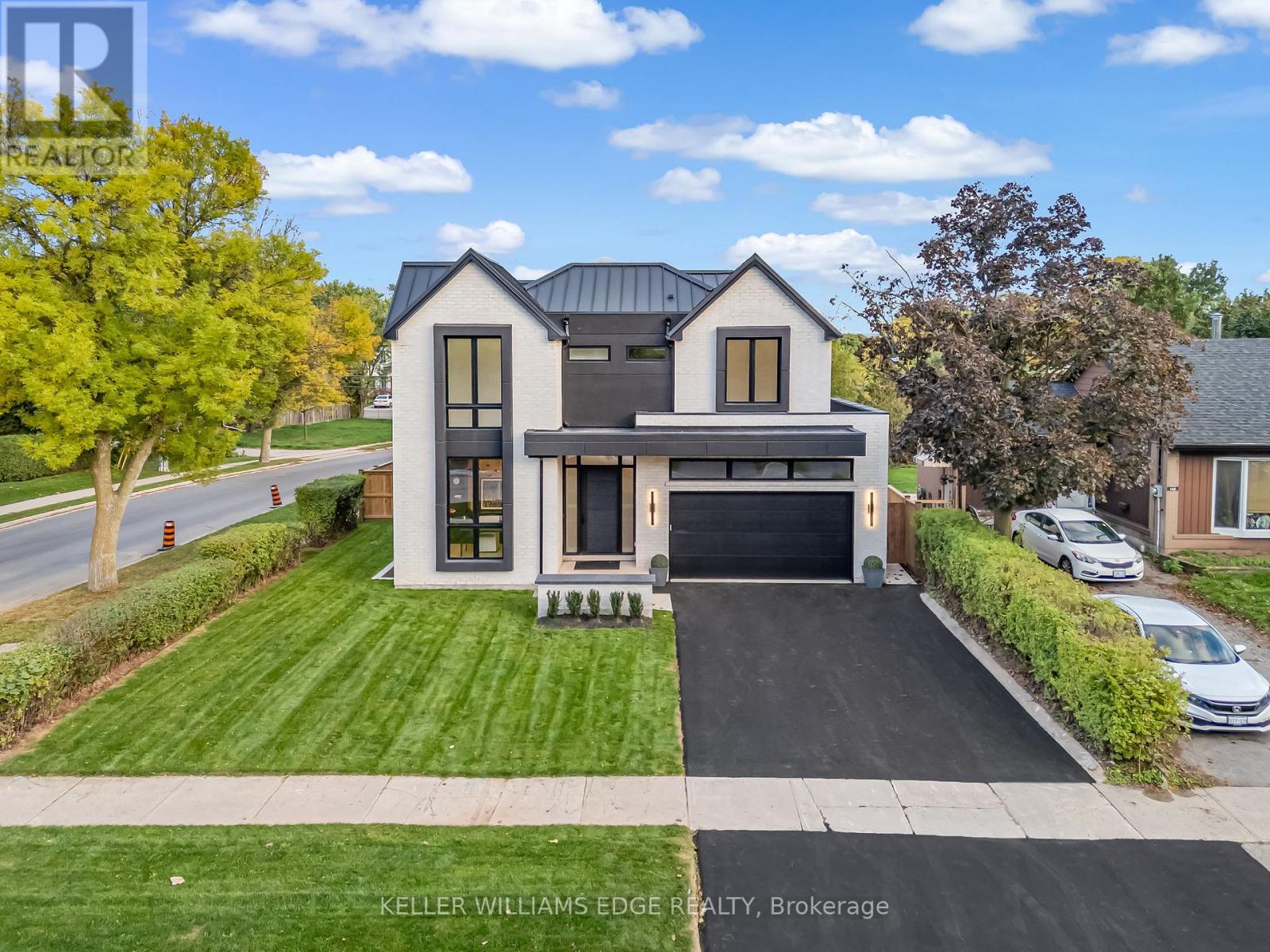 144 Mansfield Drive, Oakville (Cp College Park), Ontario  L6H 1K4 - Photo 2 - W12466584