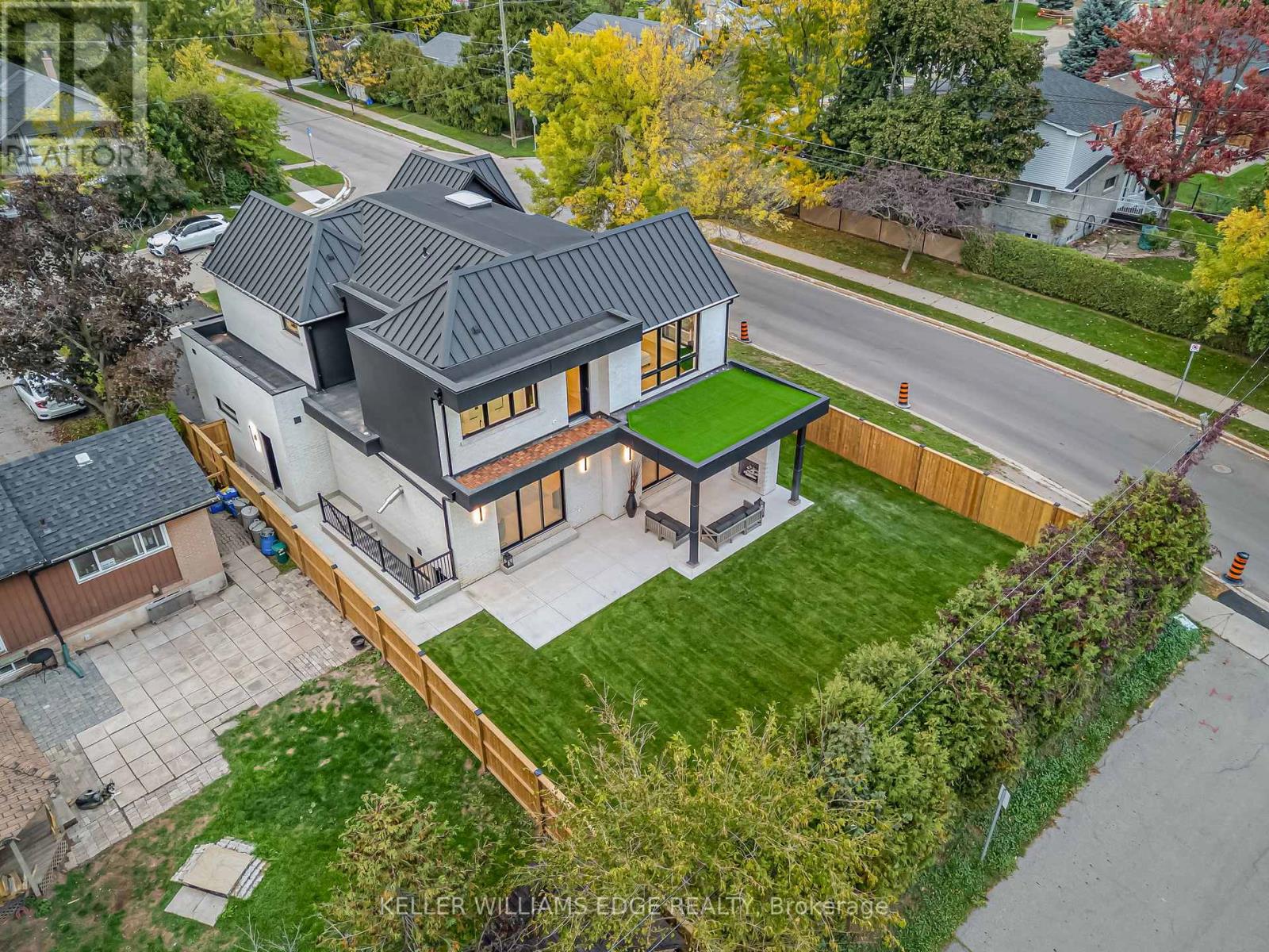 144 Mansfield Drive, Oakville (Cp College Park), Ontario  L6H 1K4 - Photo 32 - W12466584