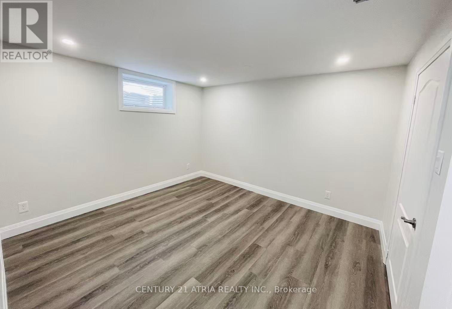 Basement - 3260 Oakglade Crescent, Mississauga, Ontario  L5C 1X3 - Photo 7 - W12482068
