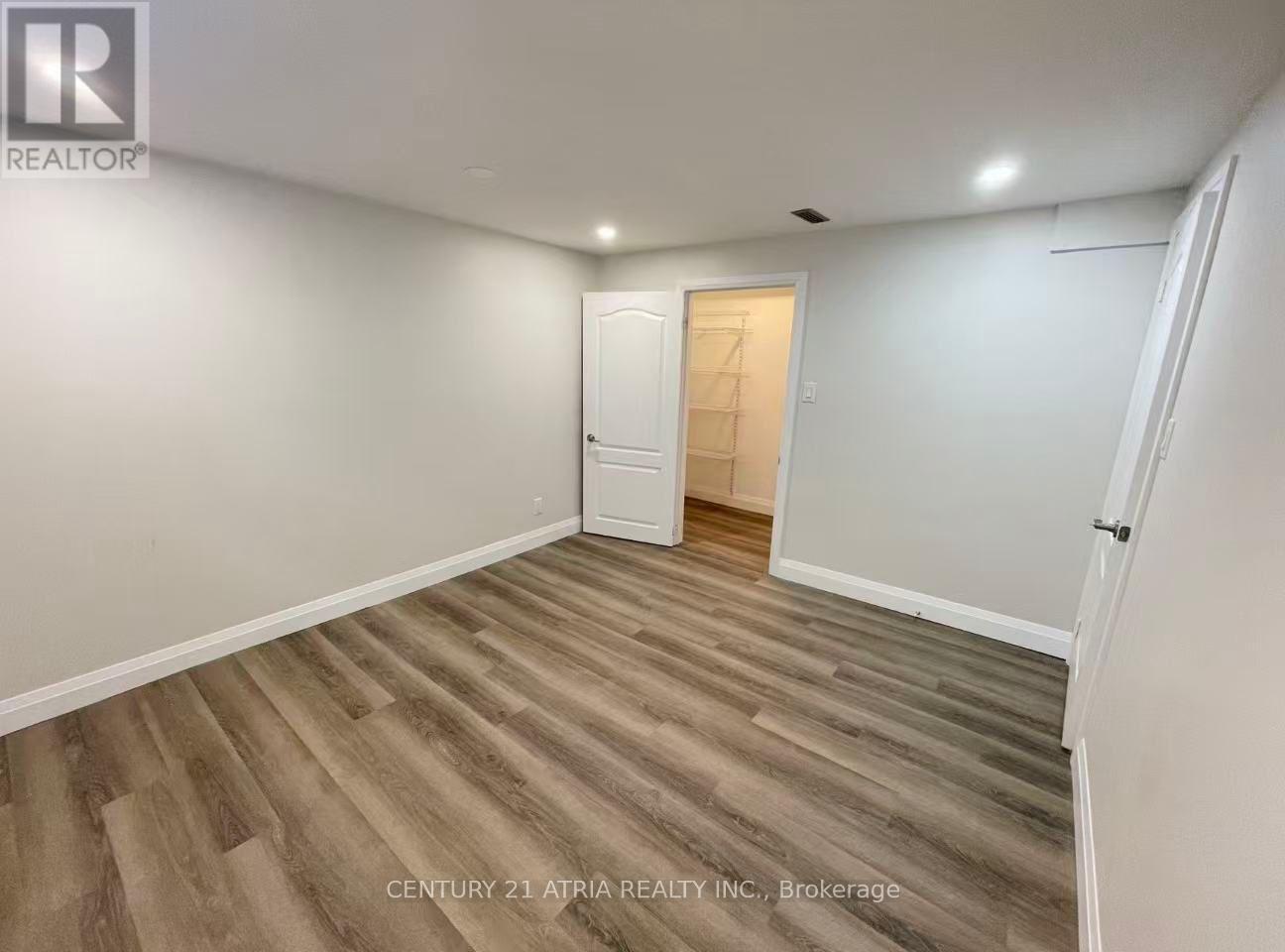 Basement - 3260 Oakglade Crescent, Mississauga, Ontario  L5C 1X3 - Photo 8 - W12482068