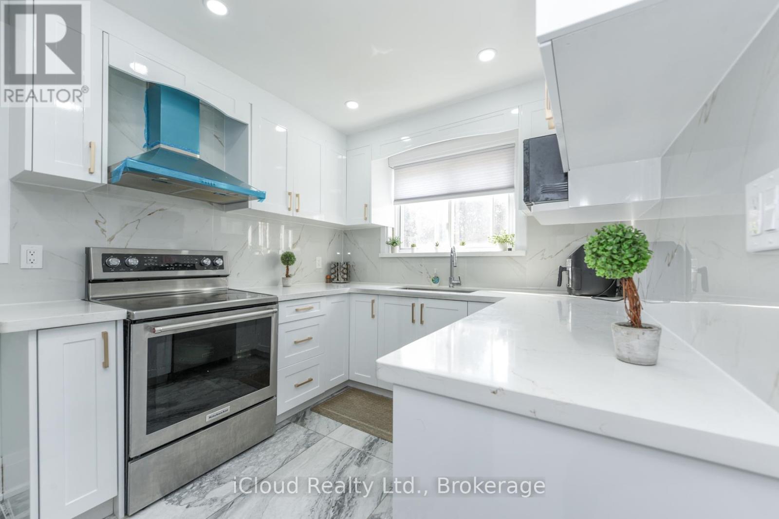 38 Welbeck Drive, Brampton, Ontario  L6X 2L1 - Photo 10 - W12482075