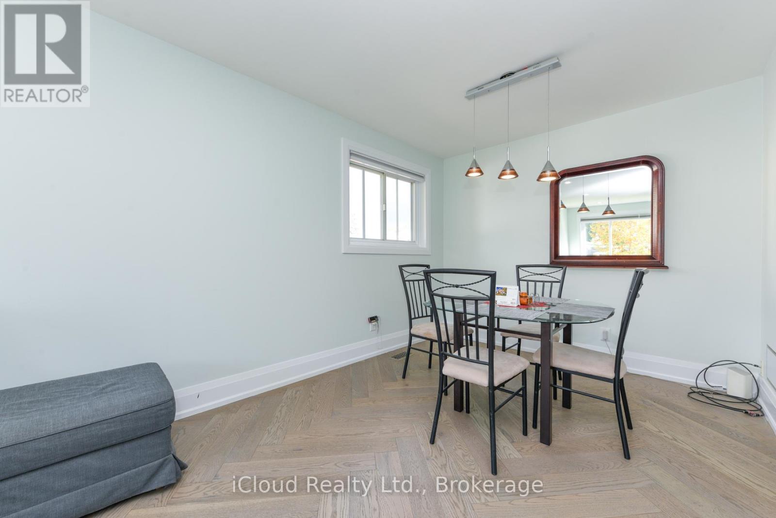 38 Welbeck Drive, Brampton, Ontario  L6X 2L1 - Photo 7 - W12482075