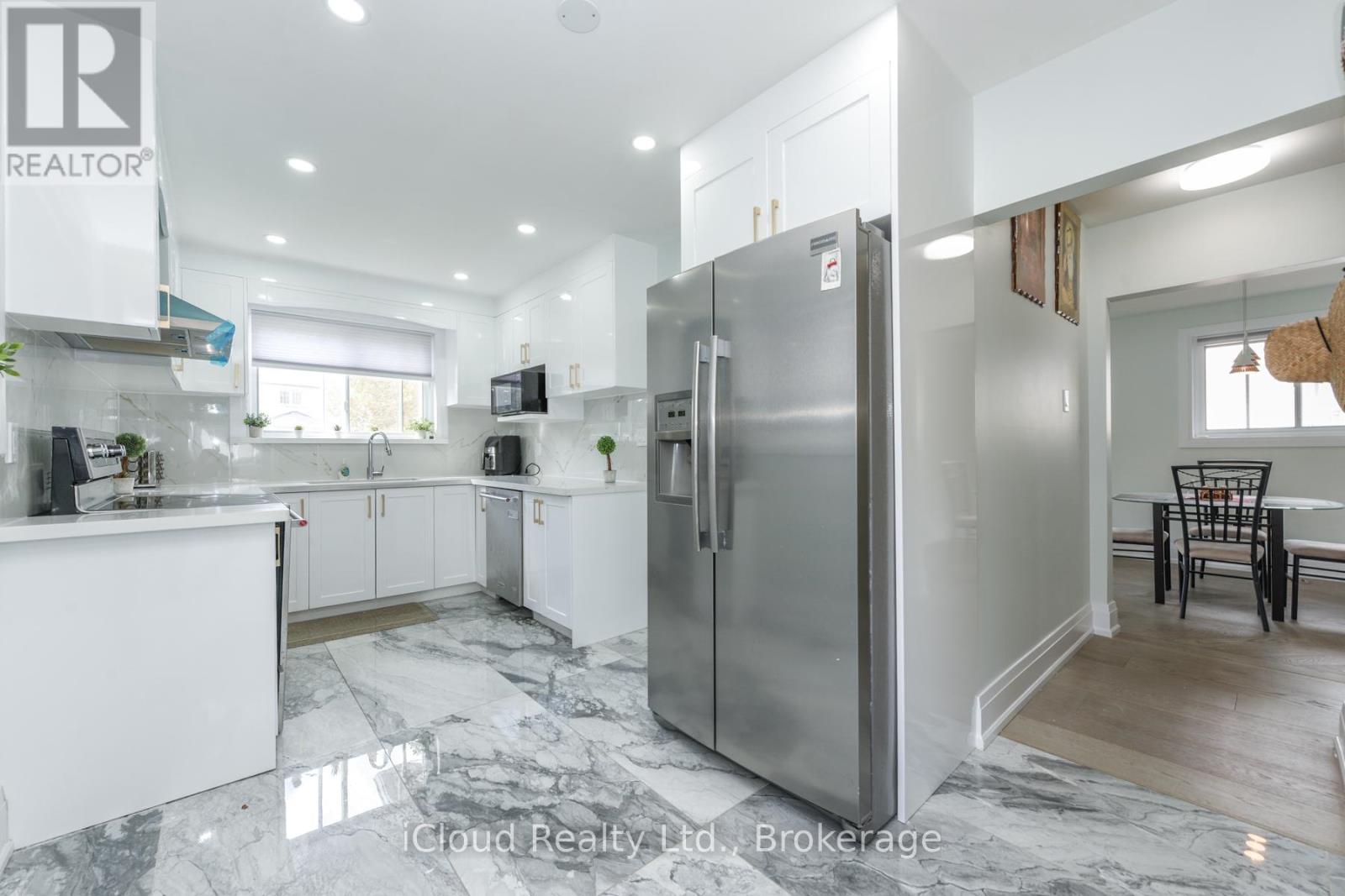 38 Welbeck Drive, Brampton, Ontario  L6X 2L1 - Photo 9 - W12482075