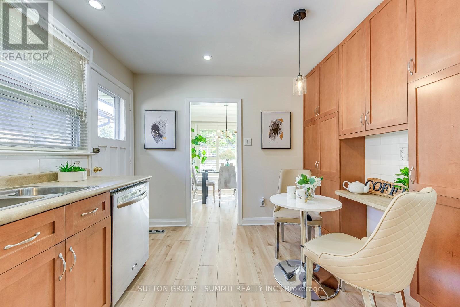42 Winnipeg Road, Toronto, Ontario  M9P 2E4 - Photo 13 - W12482079