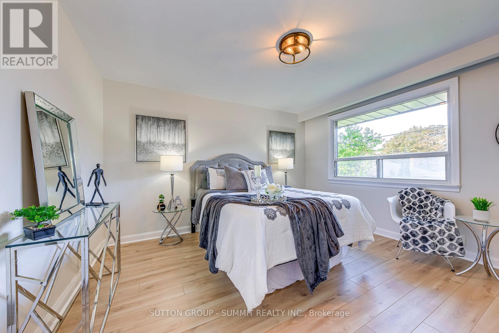 42 Winnipeg Road, Toronto, Ontario  M9P 2E4 - Photo 16 - W12482079