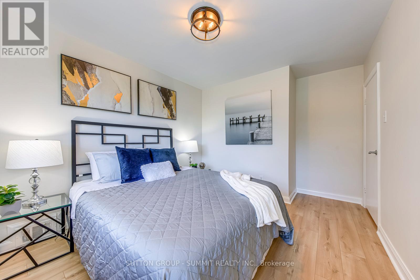 42 Winnipeg Road, Toronto, Ontario  M9P 2E4 - Photo 19 - W12482079