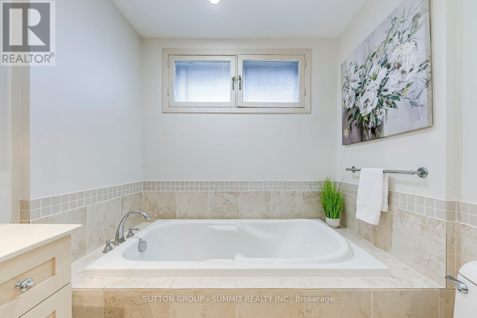 42 Winnipeg Road, Toronto, Ontario  M9P 2E4 - Photo 24 - W12482079