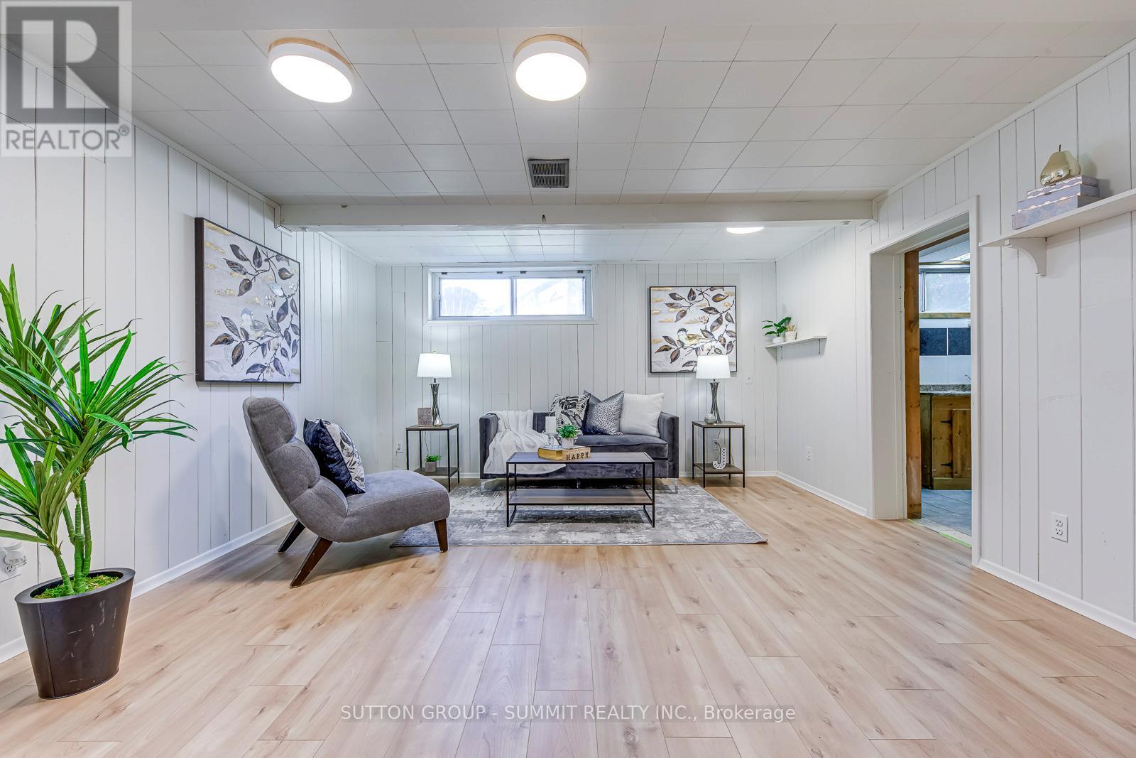 42 Winnipeg Road, Toronto, Ontario  M9P 2E4 - Photo 28 - W12482079