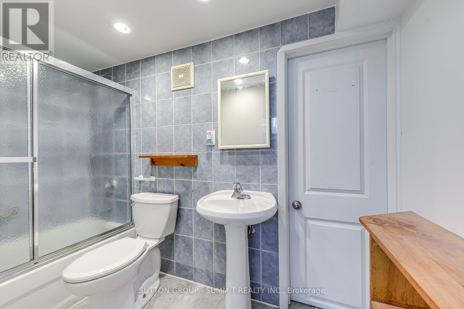 42 Winnipeg Road, Toronto, Ontario  M9P 2E4 - Photo 31 - W12482079