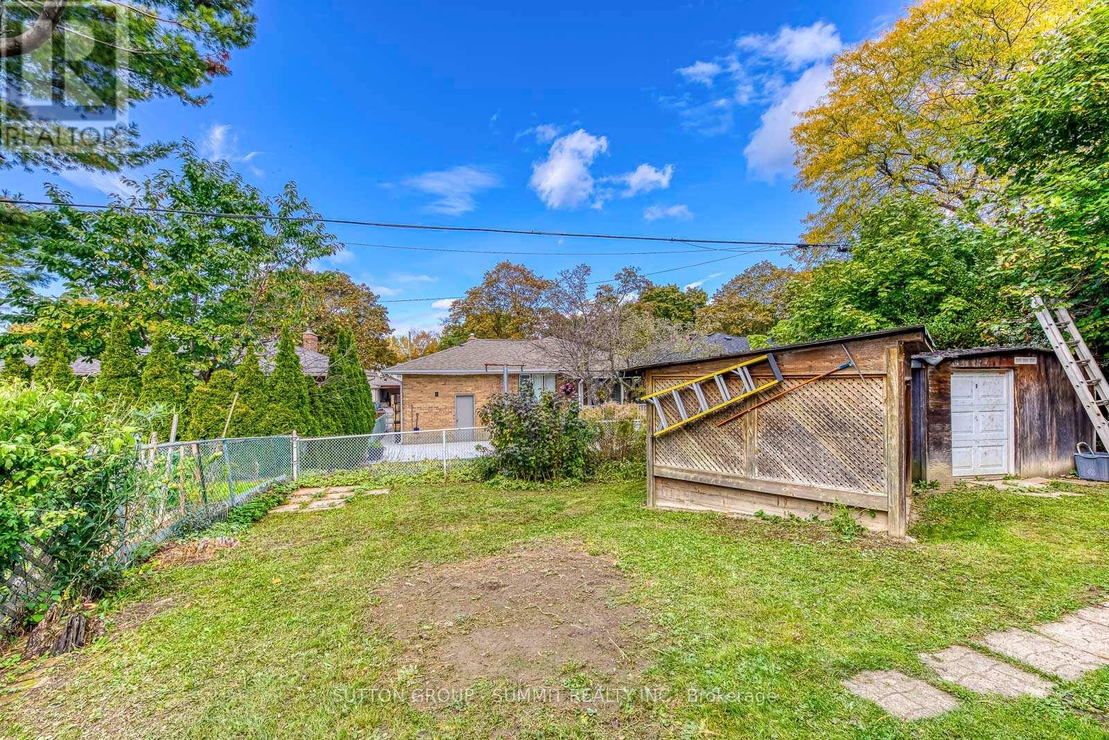 42 Winnipeg Road, Toronto, Ontario  M9P 2E4 - Photo 36 - W12482079