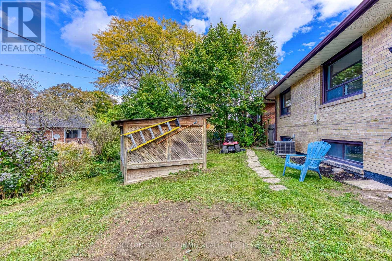 42 Winnipeg Road, Toronto, Ontario  M9P 2E4 - Photo 37 - W12482079