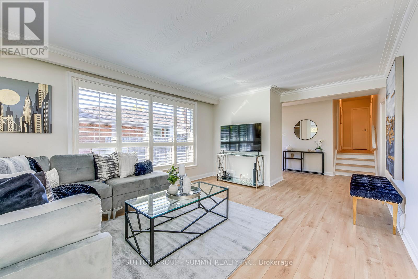 42 Winnipeg Road, Toronto, Ontario  M9P 2E4 - Photo 6 - W12482079