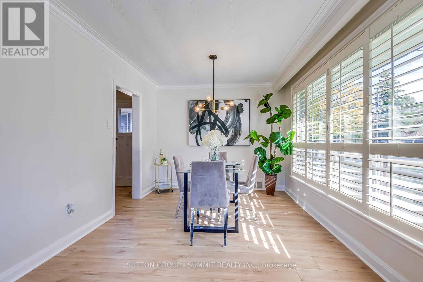 42 Winnipeg Road, Toronto, Ontario  M9P 2E4 - Photo 9 - W12482079