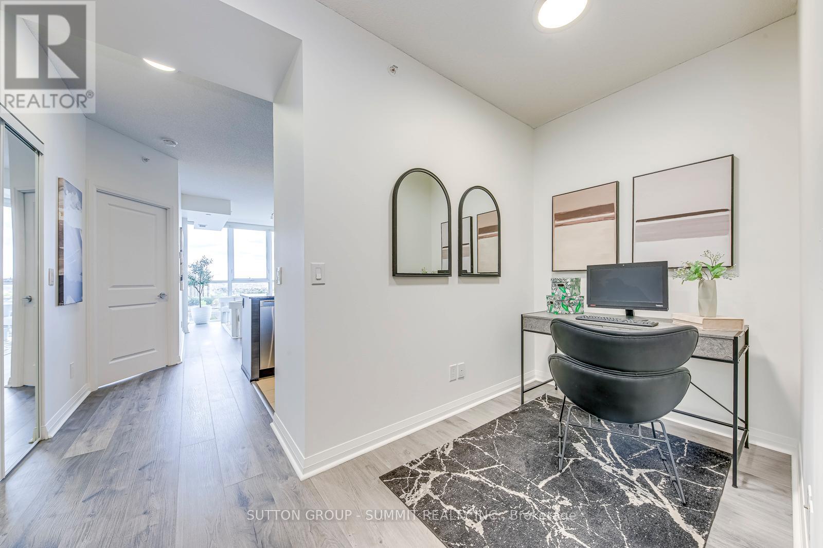1305 - 55 Eglinton Avenue, Mississauga, Ontario  L5R 0E4 - Photo 10 - W12482082