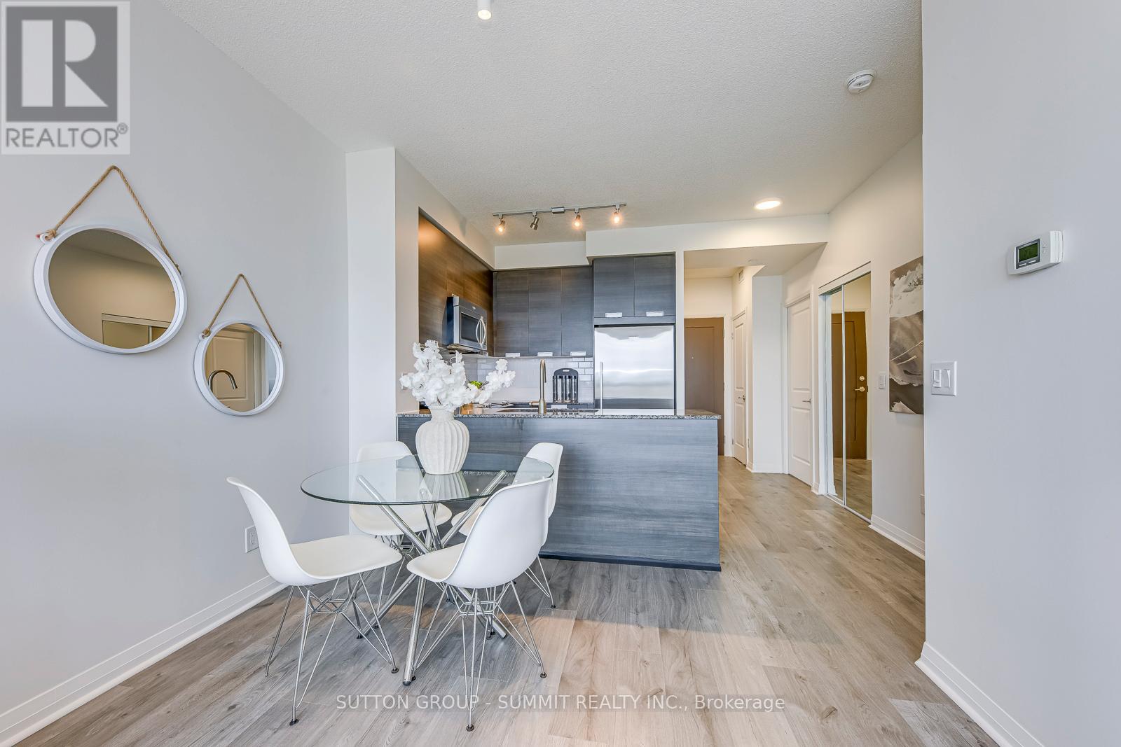 1305 - 55 Eglinton Avenue, Mississauga, Ontario  L5R 0E4 - Photo 19 - W12482082