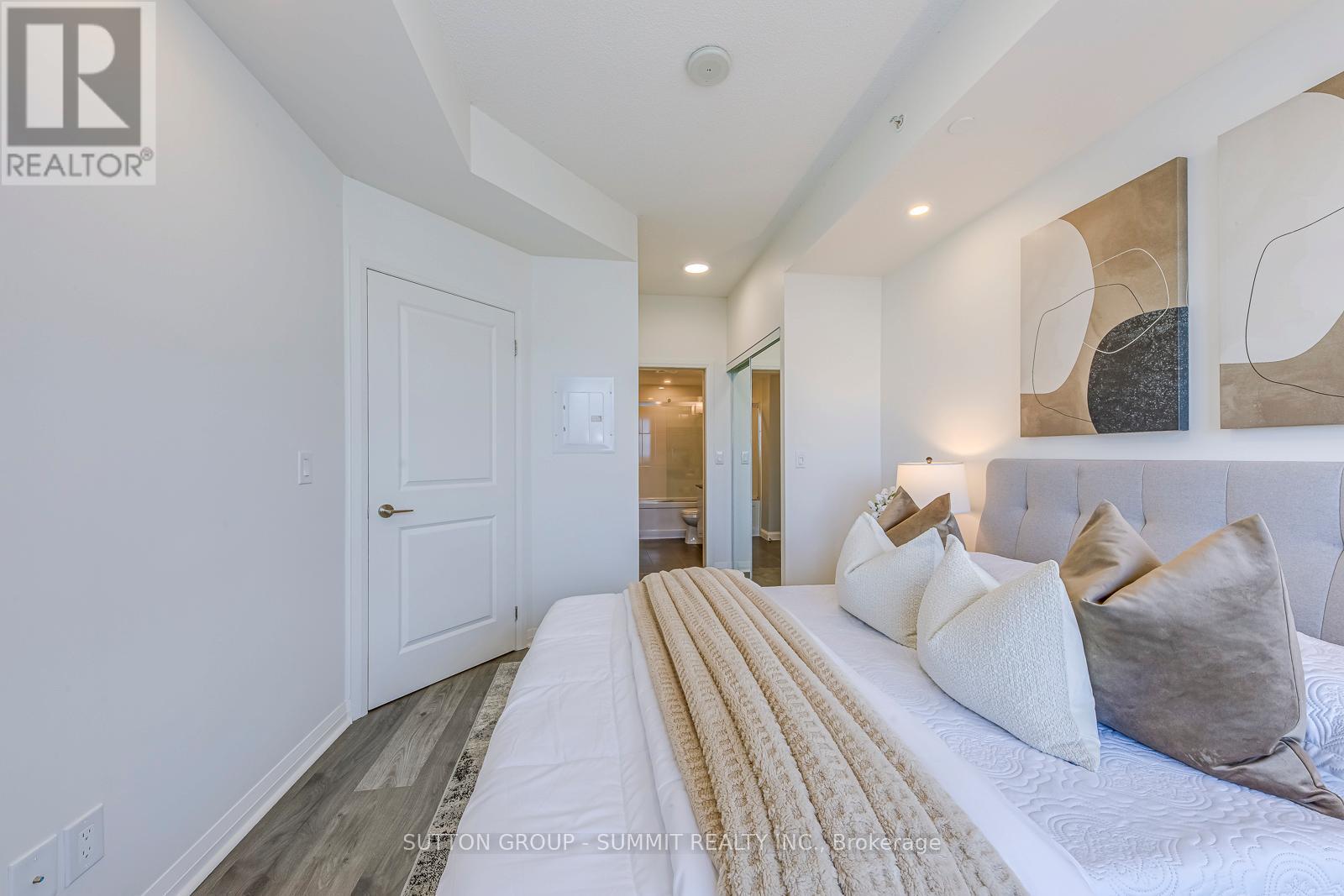 1305 - 55 Eglinton Avenue, Mississauga, Ontario  L5R 0E4 - Photo 31 - W12482082