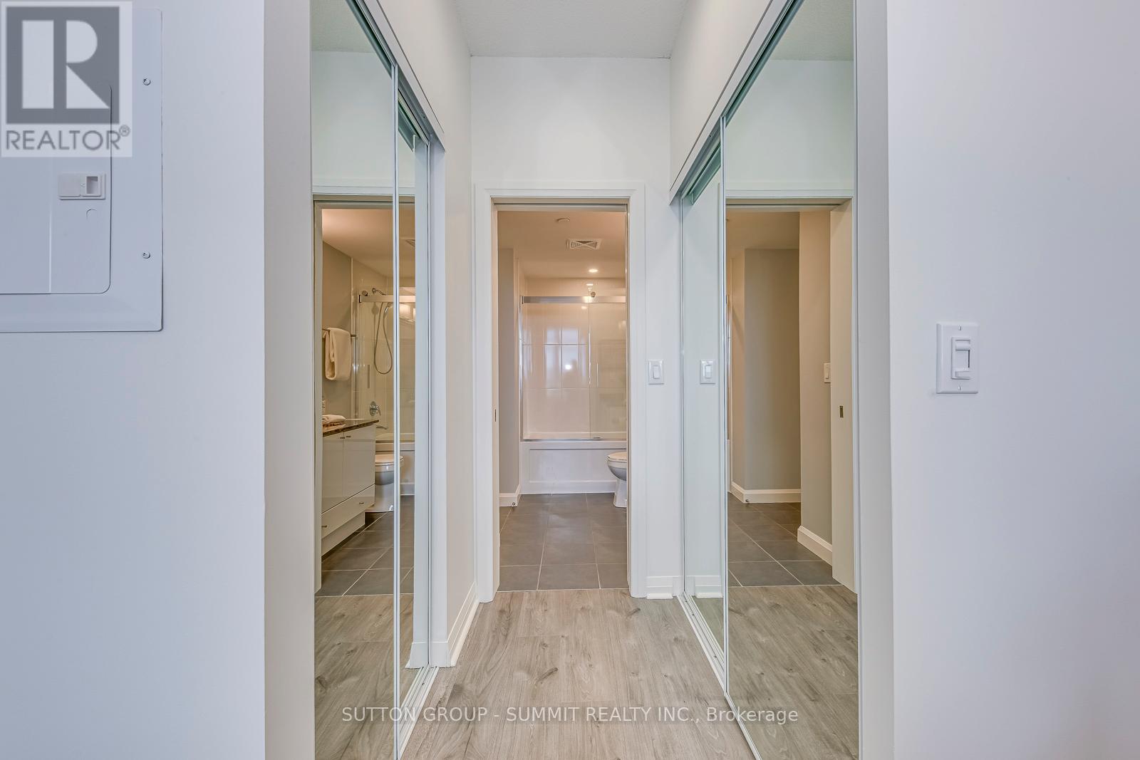 1305 - 55 Eglinton Avenue, Mississauga, Ontario  L5R 0E4 - Photo 32 - W12482082