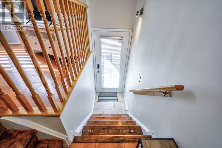 101 - 3050 Erin Centre Boulevard, Mississauga, Ontario  L5M 0P5 - Photo 2 - W12482083