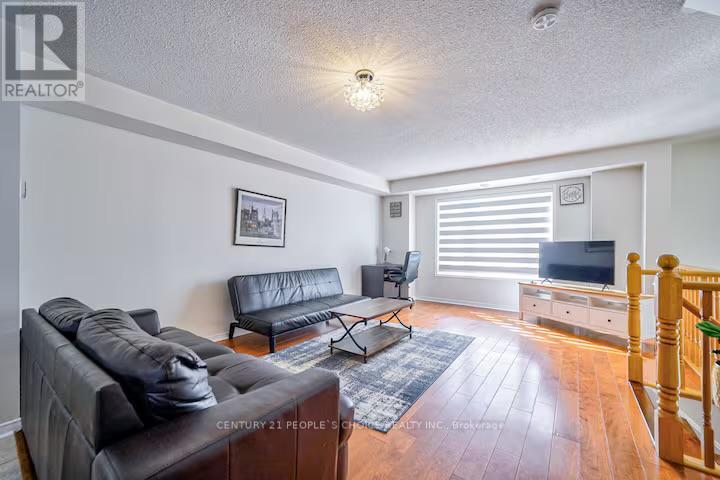 101 - 3050 Erin Centre Boulevard, Mississauga, Ontario  L5M 0P5 - Photo 3 - W12482083