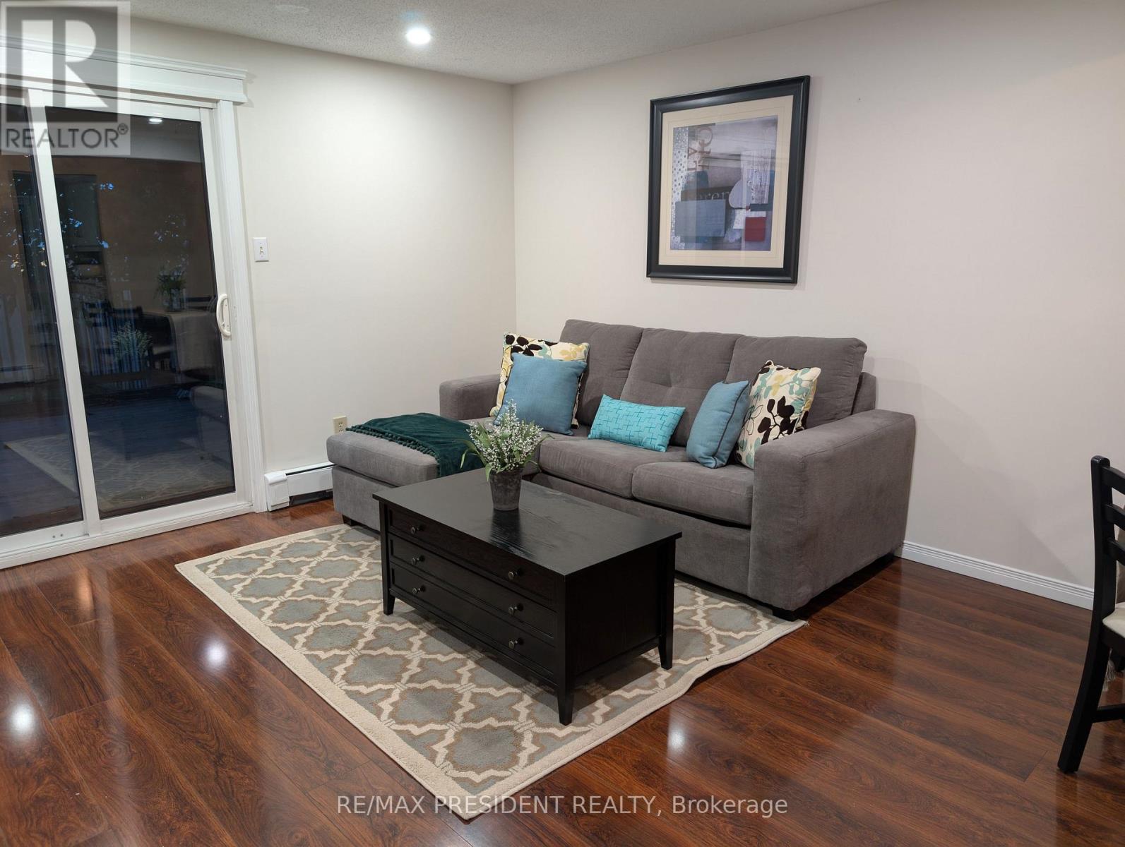 12 Hill Street, Halton Hills, Ontario  L7J 2W2 - Photo 11 - W12480630