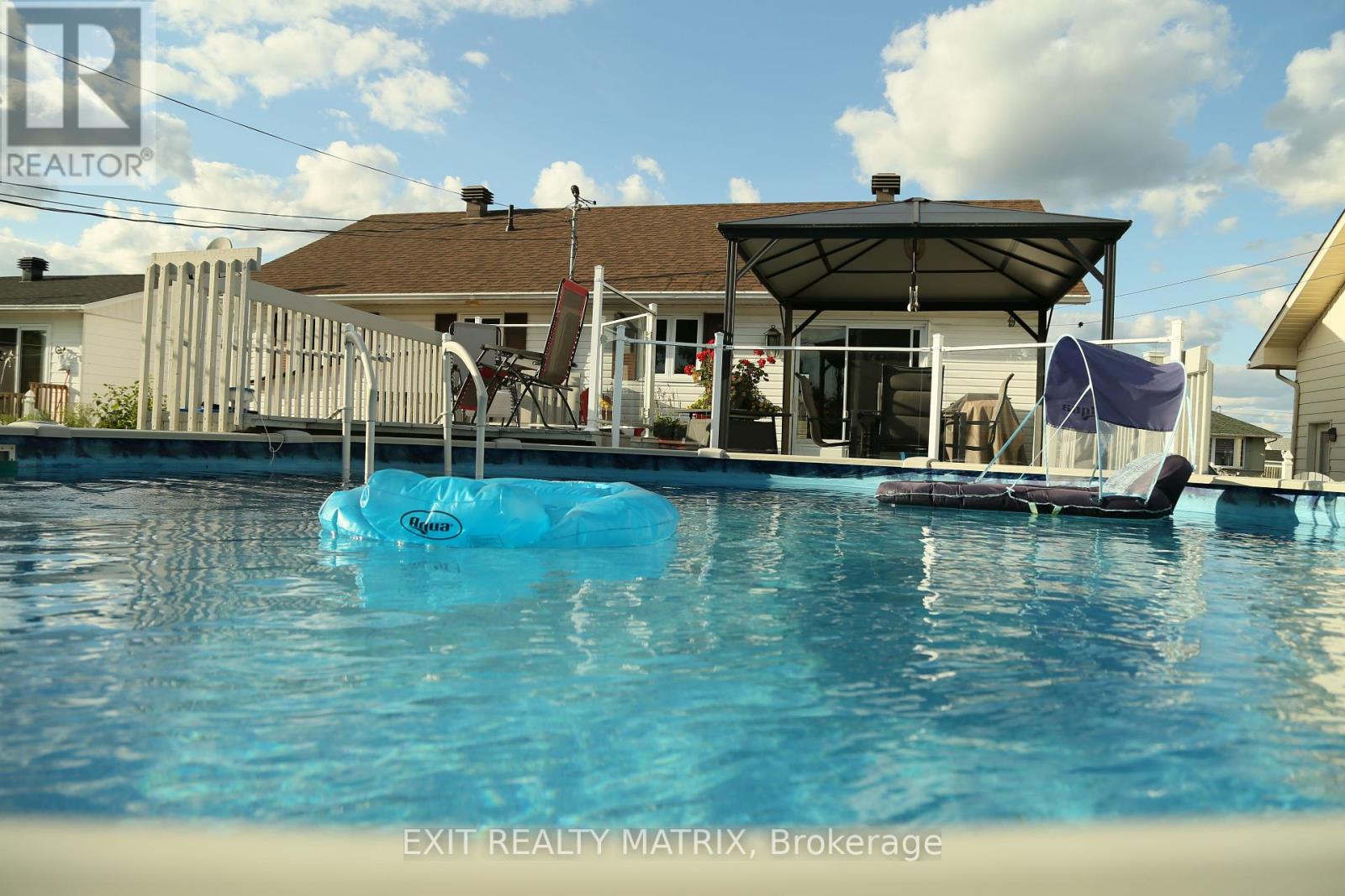 697 Omer Street, Hawkesbury, Ontario  K6A 3G1 - Photo 43 - X12457785