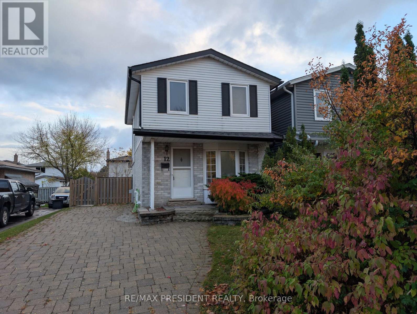 12 Hill Street, Halton Hills, Ontario  L7J 2W2 - Photo 2 - W12480630